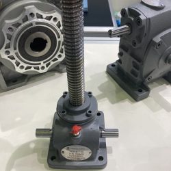 Li xiang-Peigong motor giảm tốc